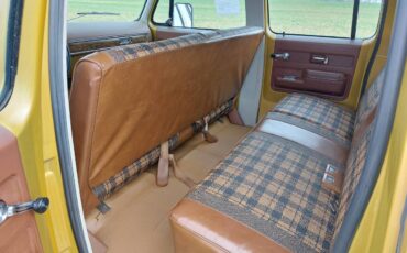 Chevrolet-suburban-1975-yellow-13
