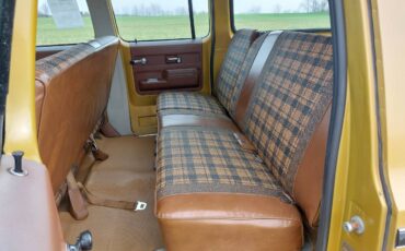 Chevrolet-suburban-1975-yellow-14