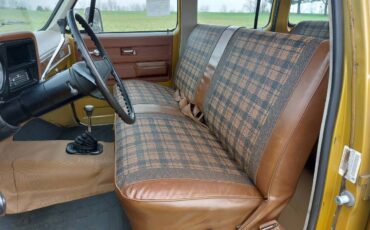 Chevrolet-suburban-1975-yellow-17
