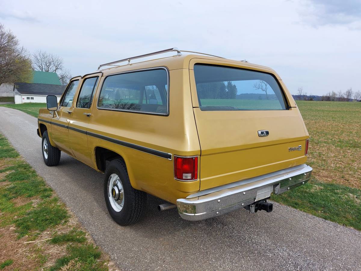 Chevrolet-suburban-1975-yellow-6