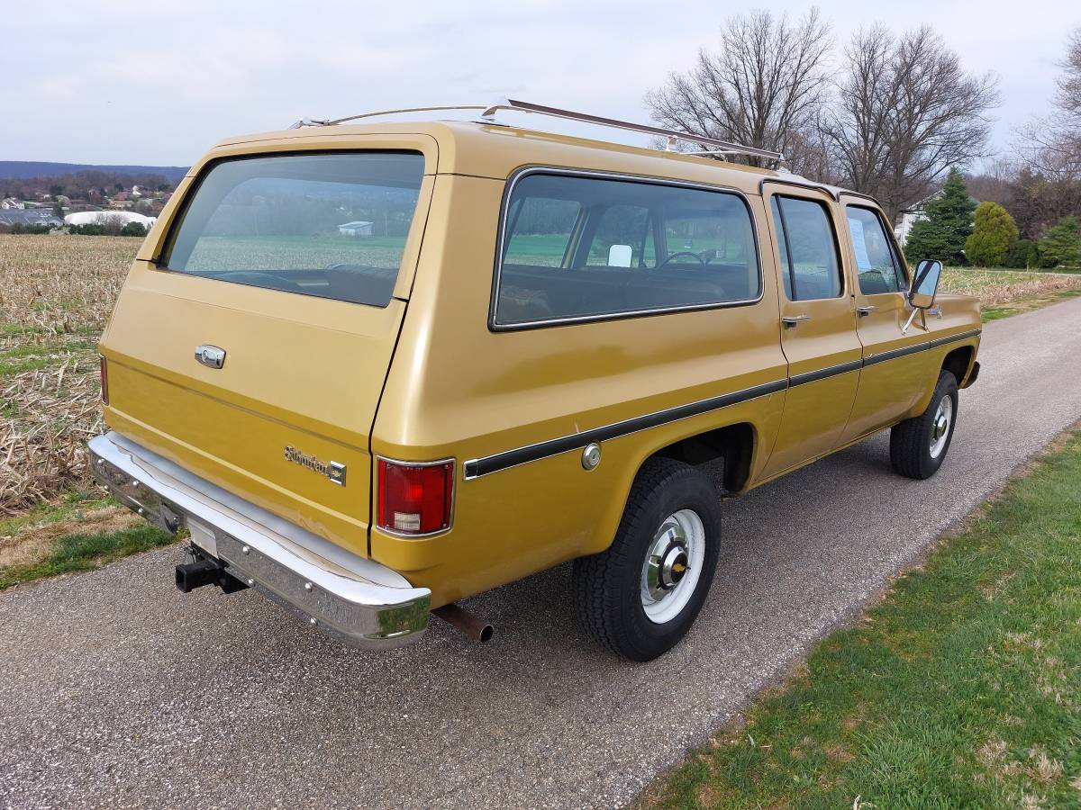 Chevrolet-suburban-1975-yellow-7