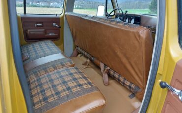 Chevrolet-suburban-1975-yellow-8