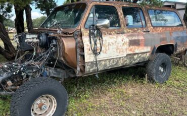 Chevrolet-suburban-1981