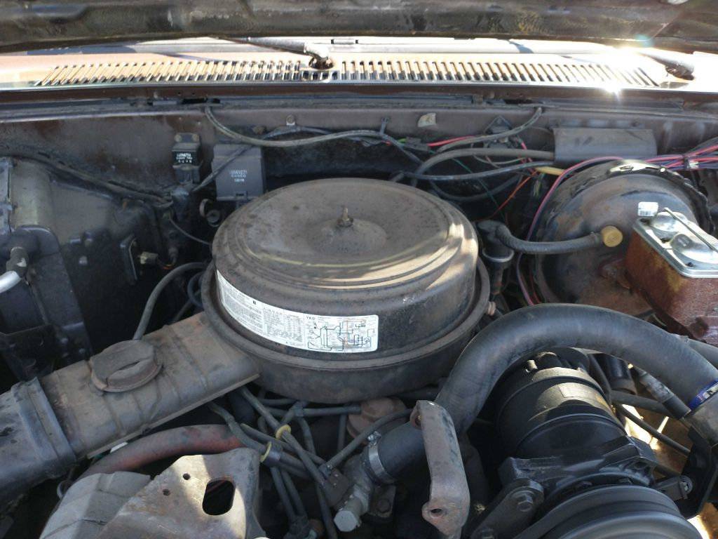 Chevrolet-suburban-1986-brown-15