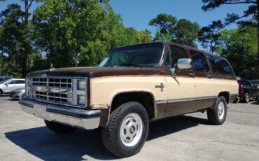 Chevrolet-suburban-1986-brown