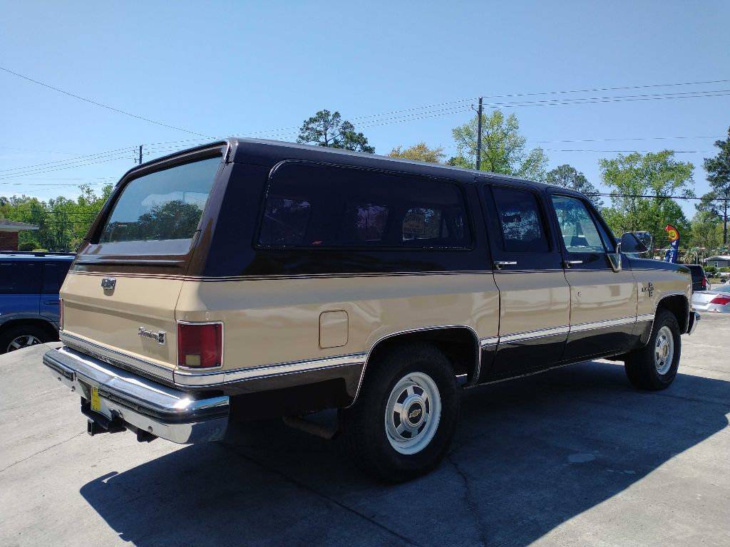 Chevrolet-suburban-1986-brown-4