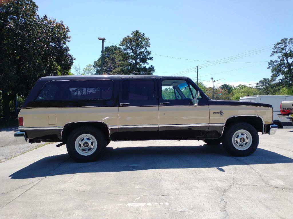 Chevrolet-suburban-1986-brown-5