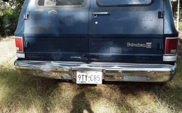 Chevrolet-suburban-1988-blue