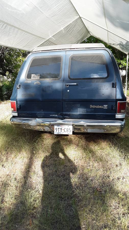 Chevrolet-suburban-1988-blue