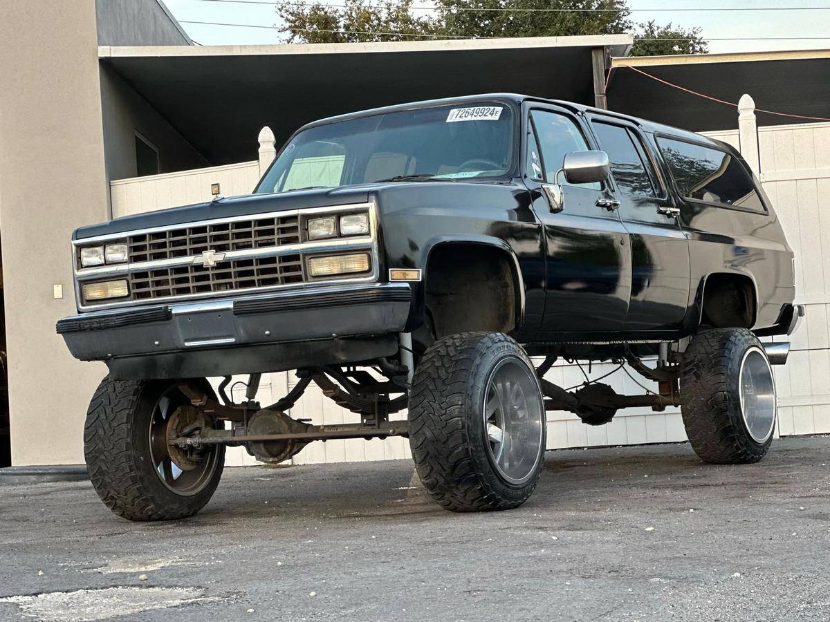 Chevrolet-suburban-1989-black-5