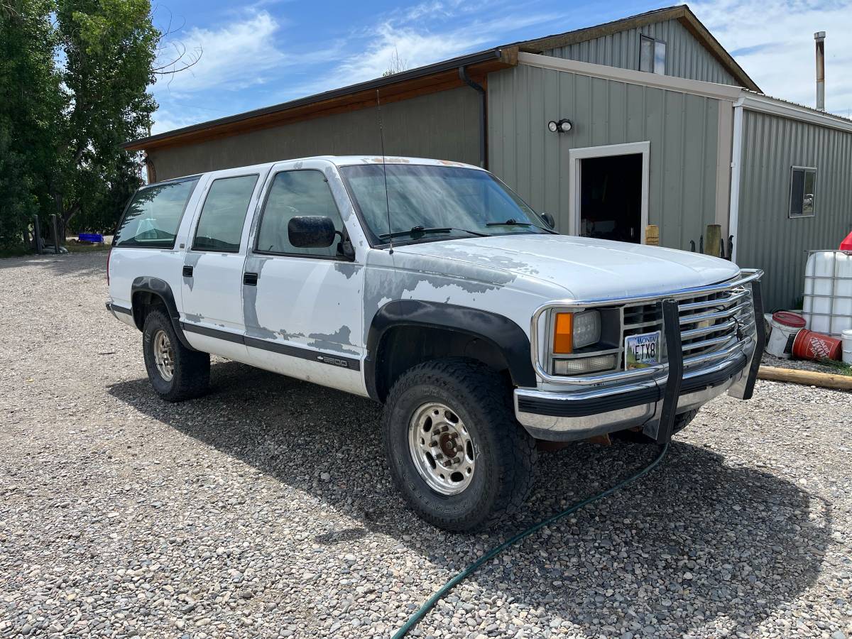 Chevrolet-suburban-2500-1993-white-1