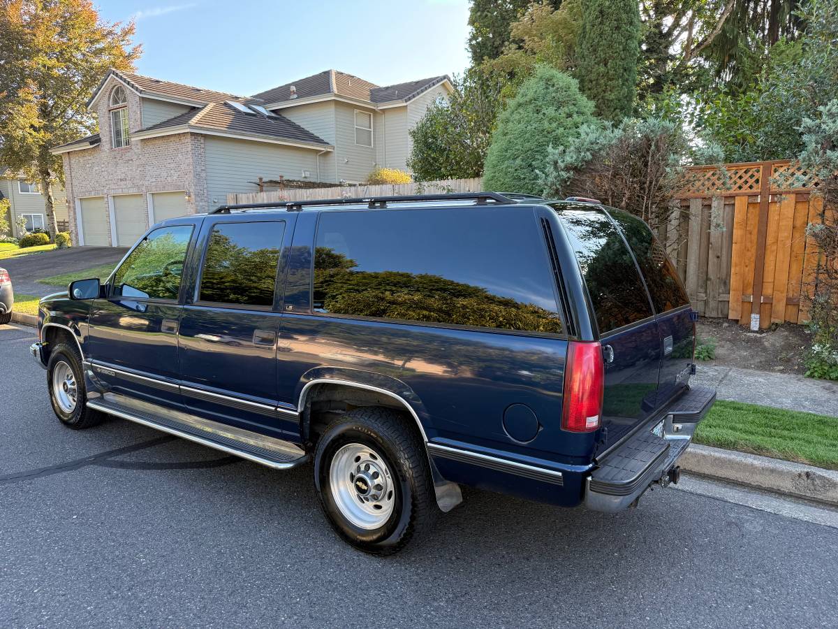 Chevrolet-suburban-2500-1995-1