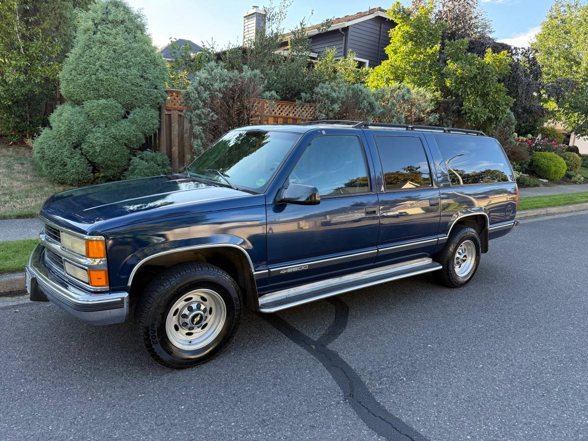 Chevrolet-suburban-2500-1995