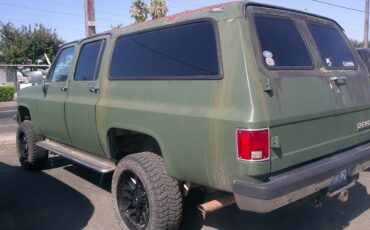 Chevrolet-suburban-34-ton-nominal-1989-green-1