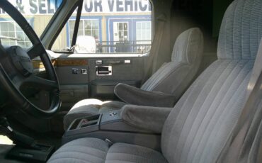 Chevrolet-suburban-34-ton-nominal-1989-green-3