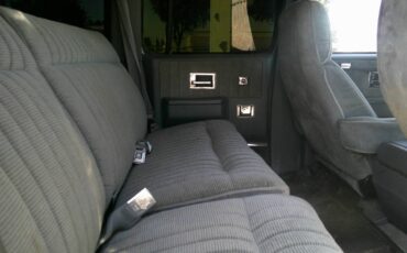 Chevrolet-suburban-34-ton-nominal-1989-green-4