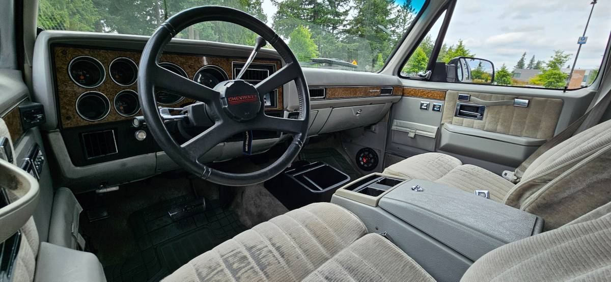Chevrolet-suburban-34-ton-nominal-1991-silver-13