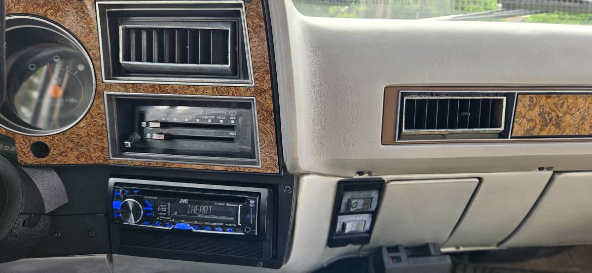 Chevrolet-suburban-34-ton-nominal-1991-silver-15