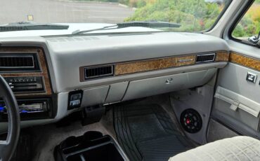 Chevrolet-suburban-34-ton-nominal-1991-silver-16