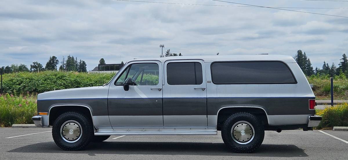 Chevrolet-suburban-34-ton-nominal-1991-silver-3
