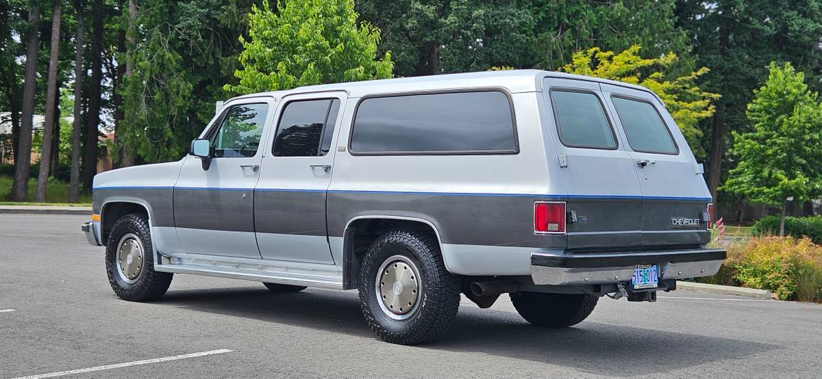 Chevrolet-suburban-34-ton-nominal-1991-silver-4