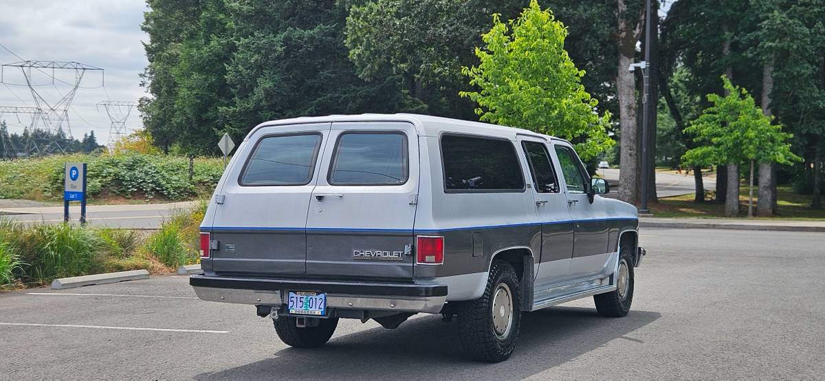 Chevrolet-suburban-34-ton-nominal-1991-silver-6