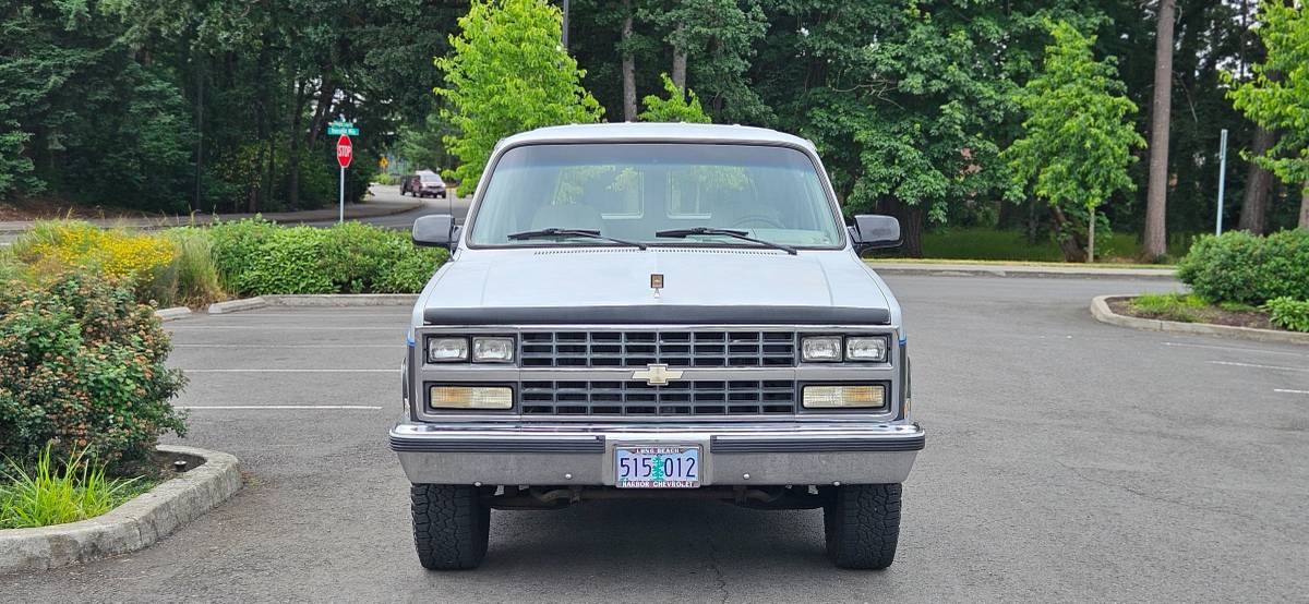 Chevrolet-suburban-34-ton-nominal-1991-silver-9