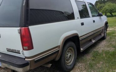 Chevrolet-suburban-34-ton-nominal-diesel-1995-white-1