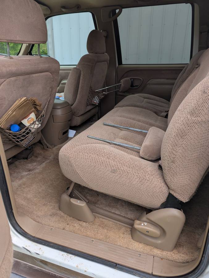 Chevrolet-suburban-34-ton-nominal-diesel-1995-white-4