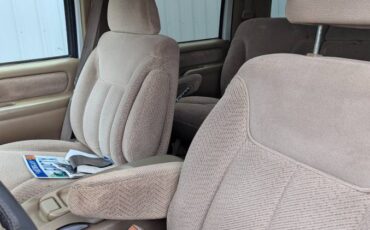 Chevrolet-suburban-34-ton-nominal-diesel-1995-white-5