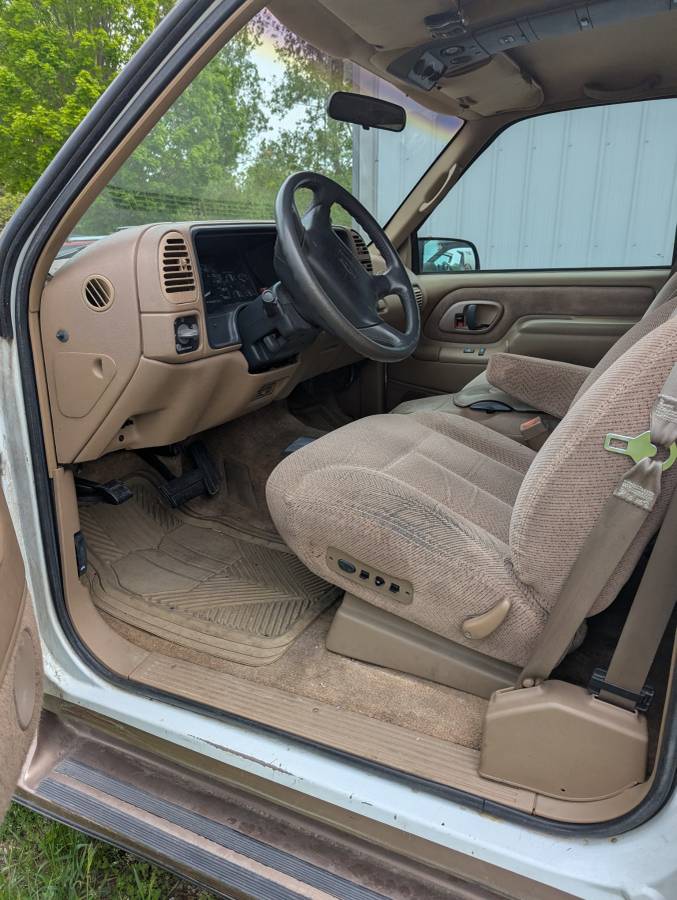 Chevrolet-suburban-34-ton-nominal-diesel-1995-white-6