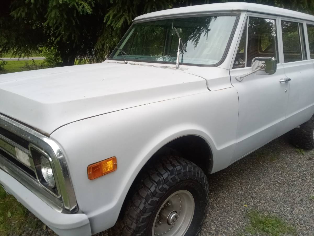 Chevrolet-suburban-k-10-4wd-1969-grey-4