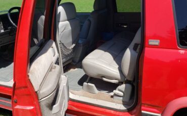 Chevrolet-suburban-k1500-1994-red-11