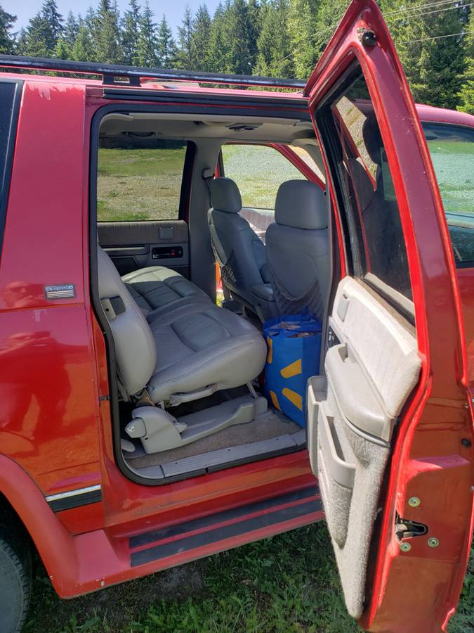 Chevrolet-suburban-k1500-1994-red-12