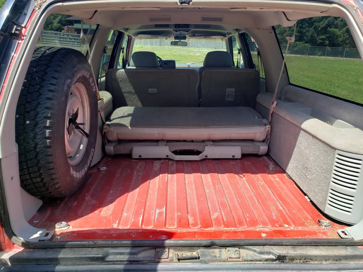 Chevrolet-suburban-k1500-1994-red-14