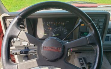 Chevrolet-suburban-k1500-1994-red-15