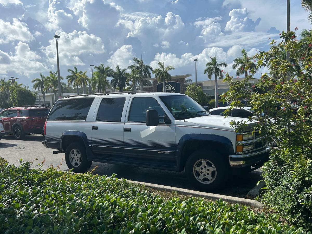 Chevrolet-suburban-k1500-diesel-1995-17
