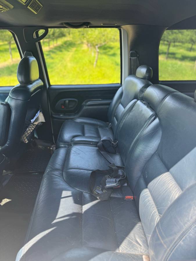 Chevrolet-suburban-lt-1995-white-10