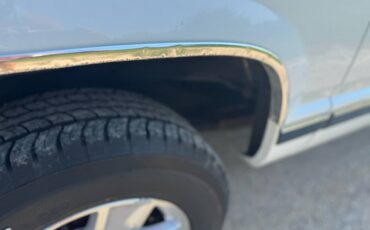 Chevrolet-suburban-lt-1995-white-2