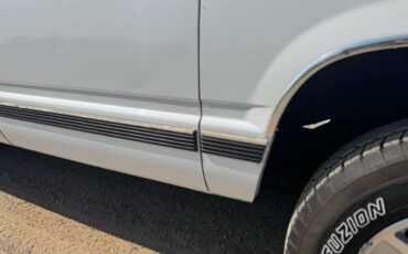 Chevrolet-suburban-lt-1995-white-6