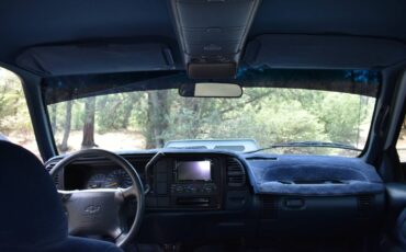 Chevrolet-tahoe-12-ton-nominal-1995-11