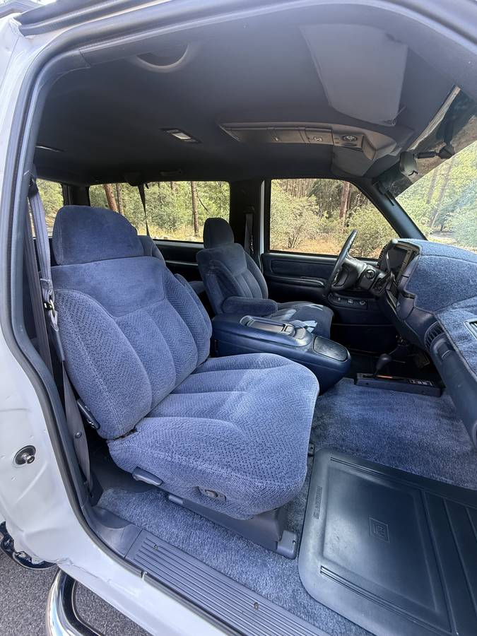 Chevrolet-tahoe-12-ton-nominal-1995-13