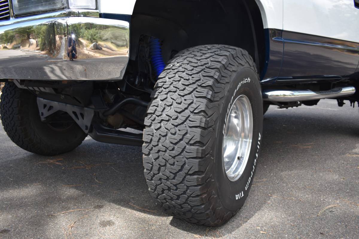 Chevrolet-tahoe-12-ton-nominal-1995-21