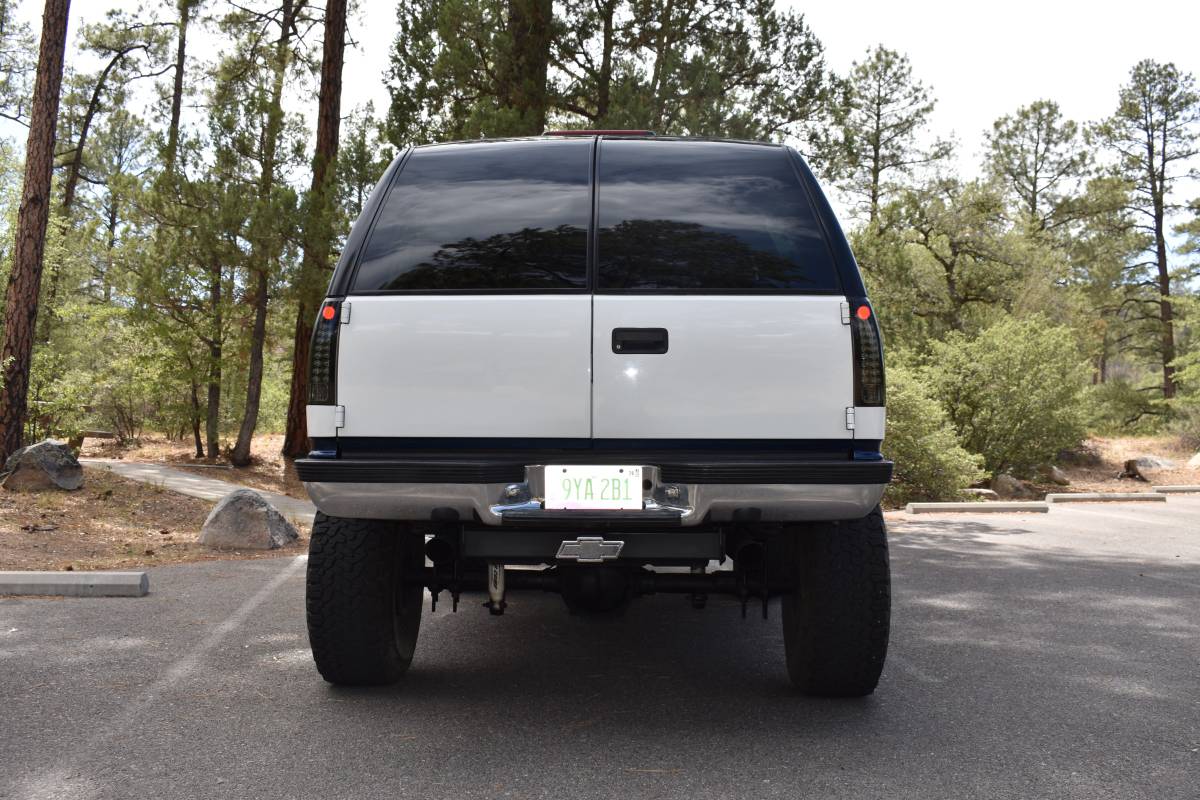 Chevrolet-tahoe-12-ton-nominal-1995-3
