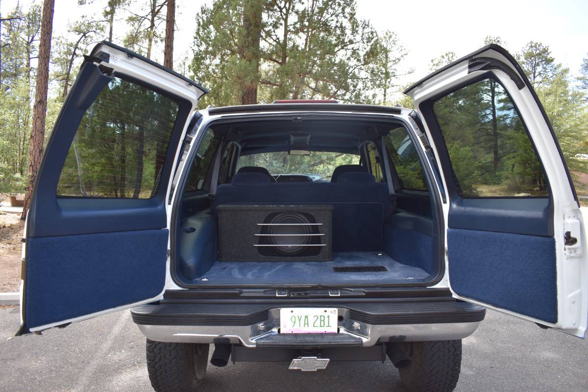 Chevrolet-tahoe-12-ton-nominal-1995-5