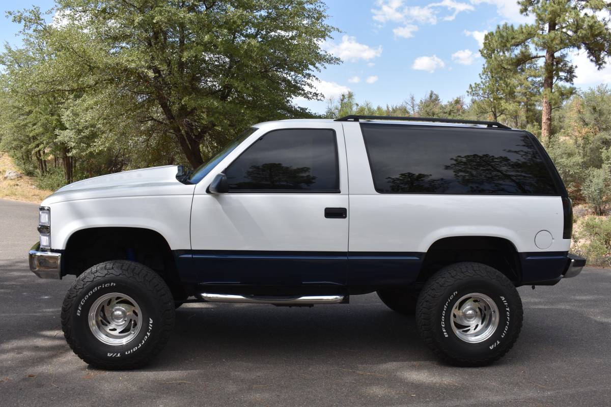 Chevrolet-tahoe-12-ton-nominal-1995-8