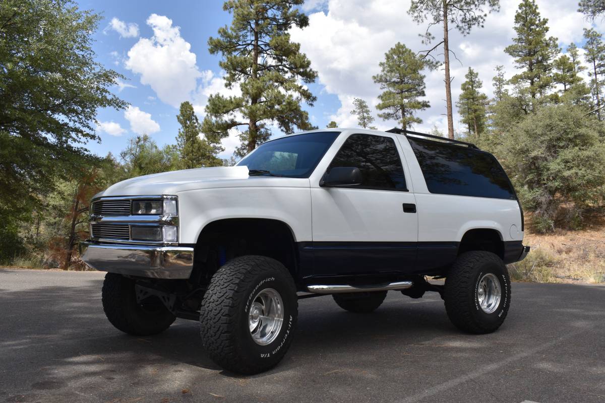 Chevrolet-tahoe-12-ton-nominal-1995