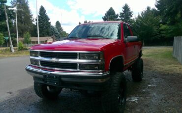 Chevrolet-tahoe-1995-red-3