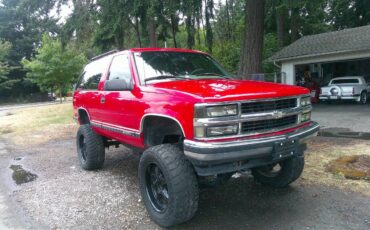 Chevrolet-tahoe-1995-red
