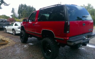 Chevrolet-tahoe-1995-red-4